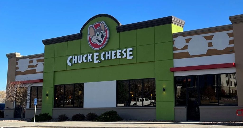 Chuck e cheese hours image